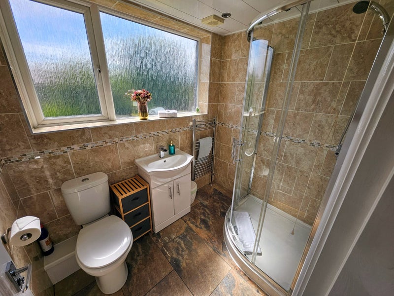 Bathroom facilities for contractor accommodation in Newcastle